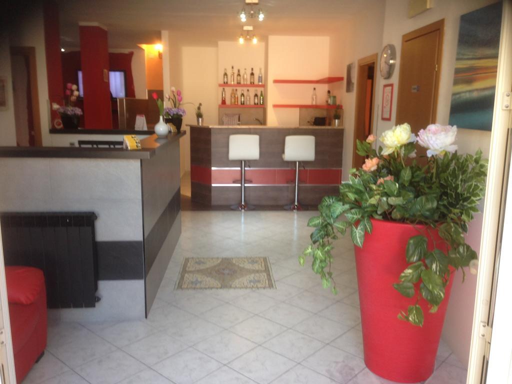 Perla Del Mare Affittacamere Campofelice Di Roccella Extérieur photo